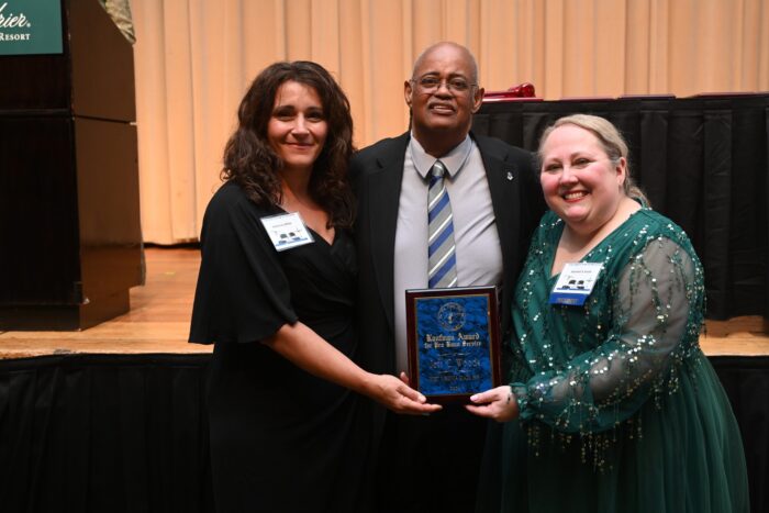 Jeff C Woods receives Kaufman award at 2025 Annual Meeting